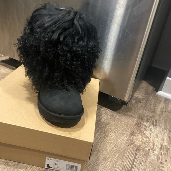 Mongolian fur Ugg’s - Picture 3 of 3